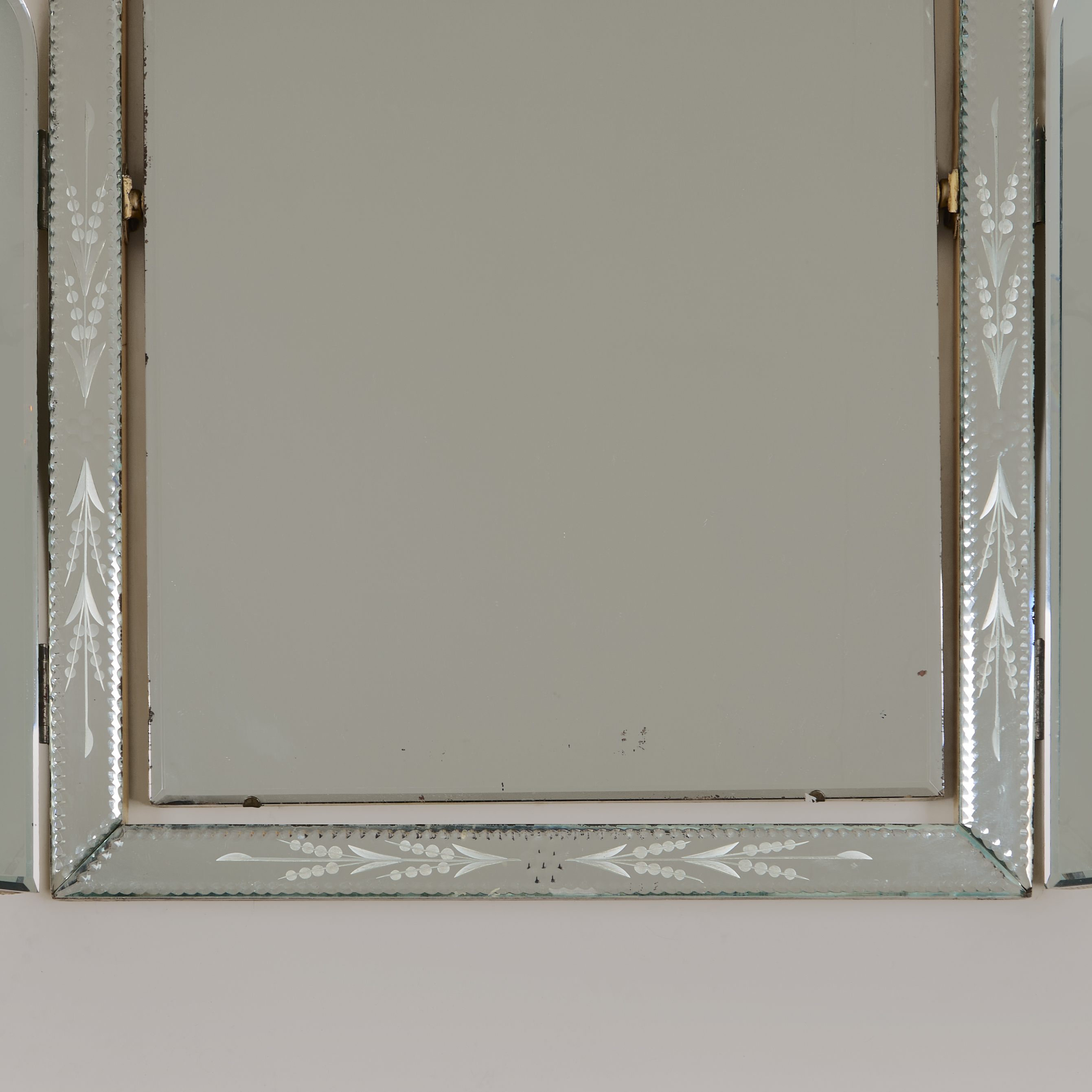 Tripych Mirror Valerie Wade 20 207 V1